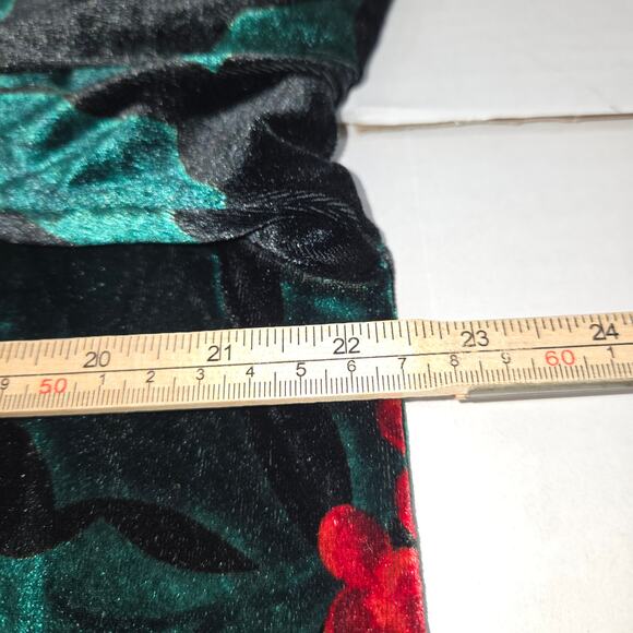 Quacker Factory Holiday Velvet Shirt Womens L Holly Berry Rhinestone Top Festive - Picture 10 of 12